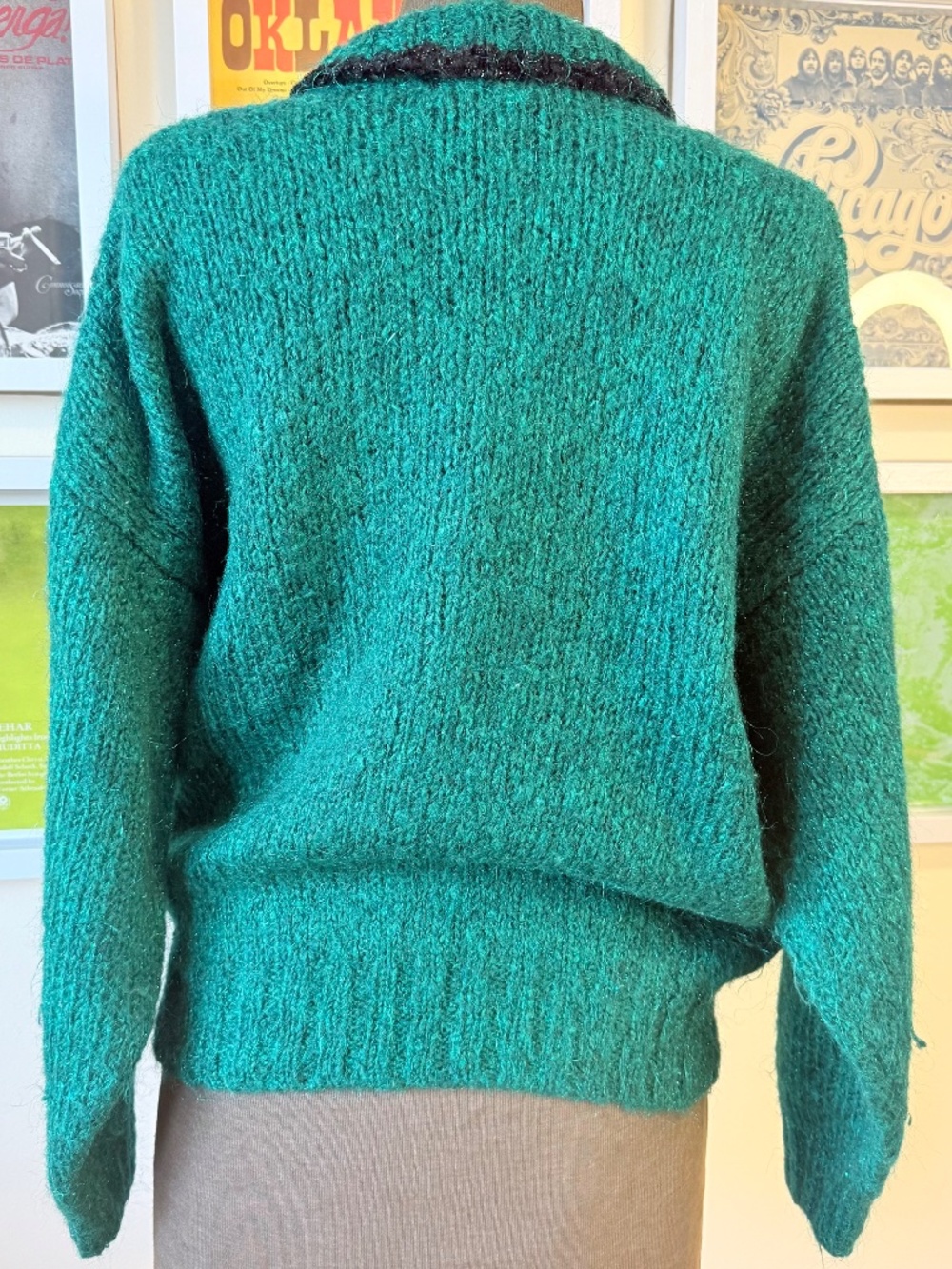 🐎 Vintage 80s Green Fuzzy Knit Sweater with Heraldic Horse Crest - Picture 2 of 10